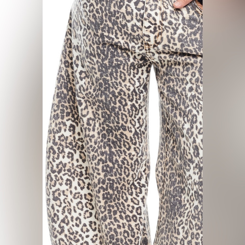 NWOT - Lioness Horseshoe Print Barrel Leg Jeans in Leopard Fade - Size XS - Picture 7 of 10